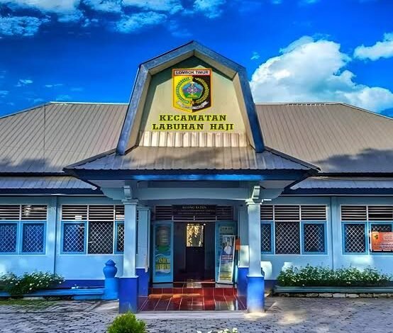 “Ciptakan Kenyamanan Ibadah Ramadhan 2026, Camat Labuhan Haji Pimpin Razia Miras dan Balap Liar.”