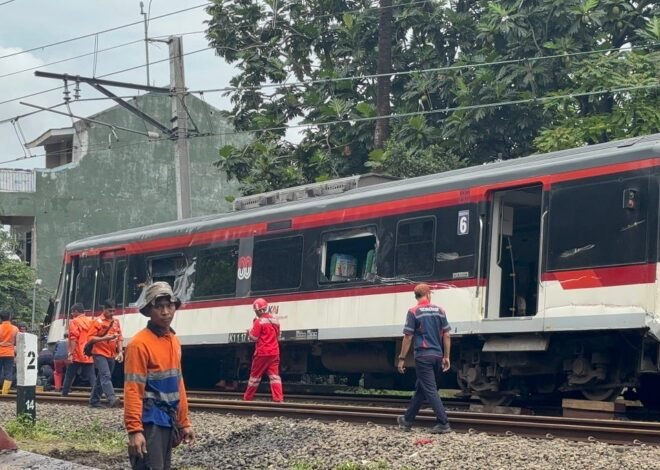 “Kecelakaan Kereta Menabrak Truk di Tangerang, Banten pada Jum’at, 20/2/2026 Pagi Hari.”