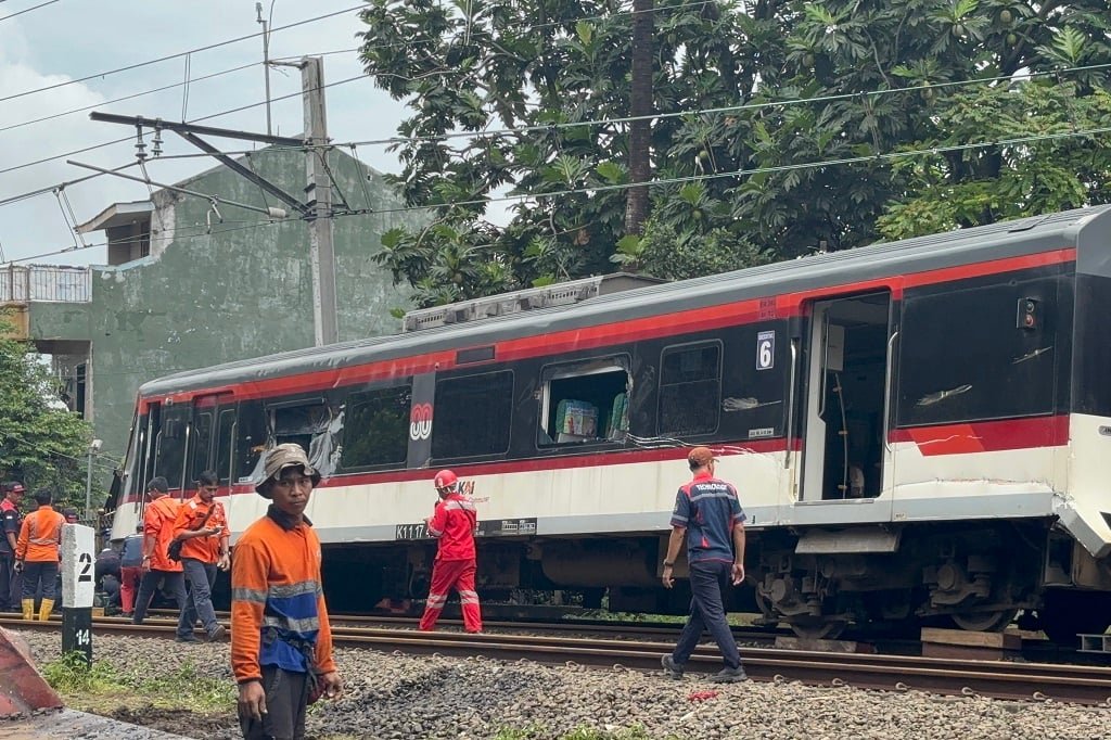 “Kecelakaan Kereta Menabrak Truk di Tangerang, Banten pada Jum’at, 20/2/2026 Pagi Hari.”