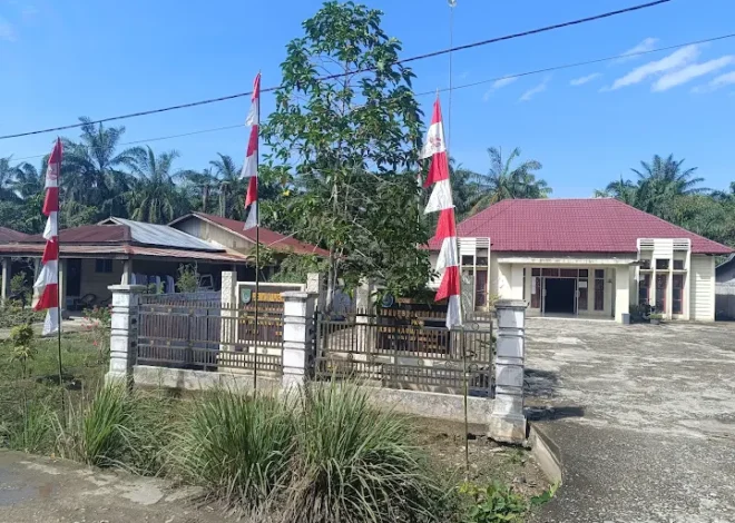 “Oknum Kepala Desa diduga memalsukan surat tanah milik warga untuk mendapatkan ganti rugi.”